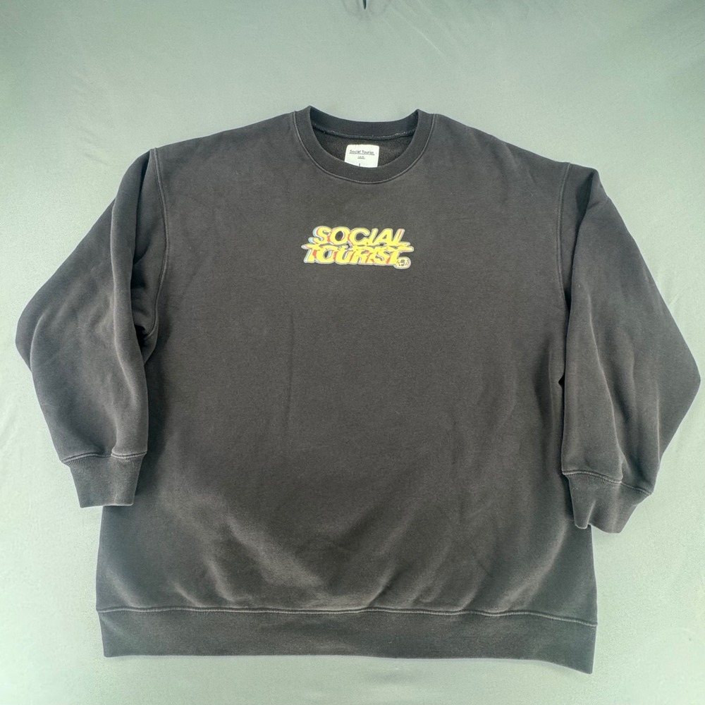 Social Tourist Hollister‎ Crewneck Sweatshirt Large Black Y2K Graphic Womans